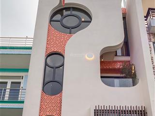 Thỏa thuận giá tốt nhà lê văn sỹ, p13, phú nhuận.giá 4tỷ900tr có thuê sẵn 28tr/tháng. shr
