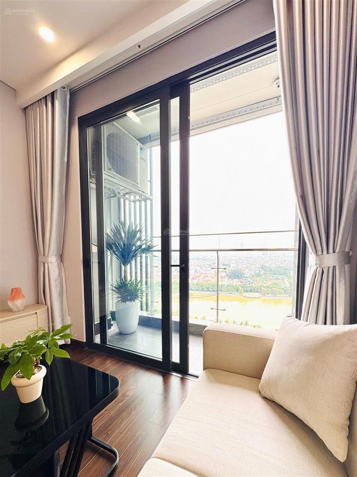 Chính chủ chuyển nhượng căn 1n + 46,6m2 tầng trung, view hồ tại toà a masteri, 4.1 tỷ