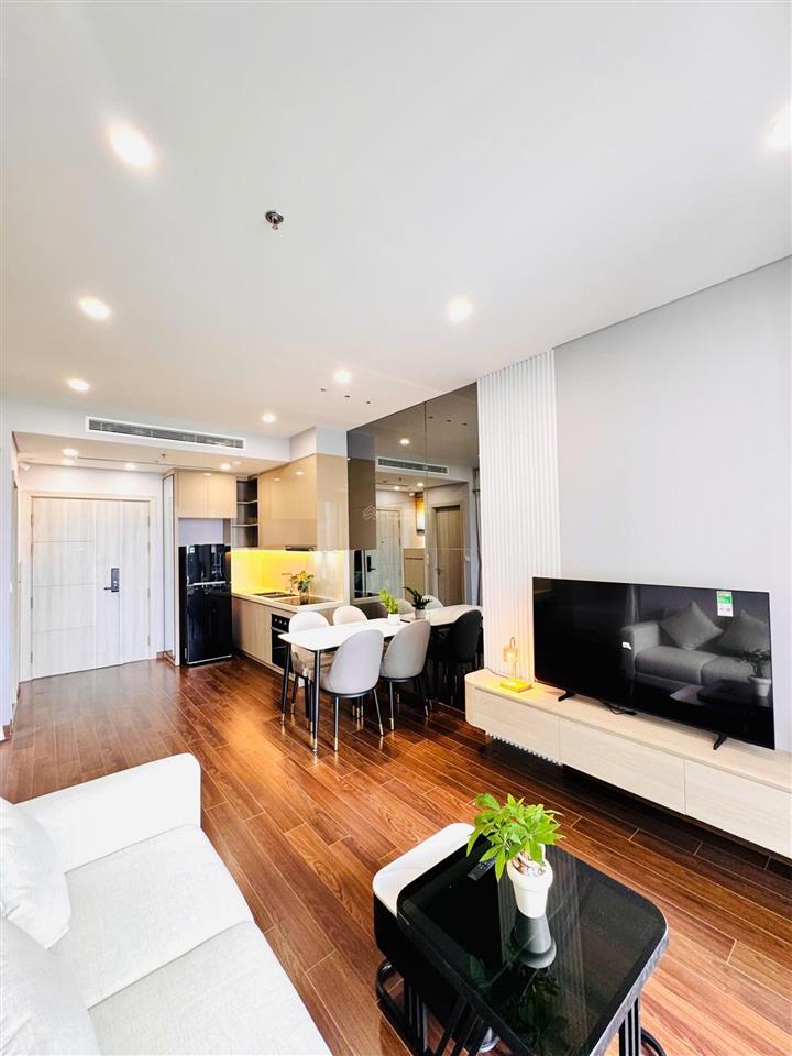 Chính chủ chuyển nhượng căn 1n + 46,6m2 tầng trung, view hồ tại toà a masteri, 4.1 tỷ
