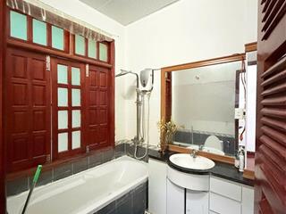 Bán nhà 3 tầng mặt tiền hà huy giáp, trung tâm hải châu