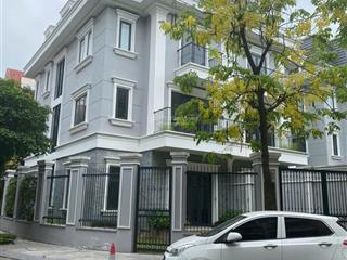 Bán siêu biệt thự văn phú hà đông, lô góc 3 mặt thoáng, kinh doanh cafe, 26 tỷ