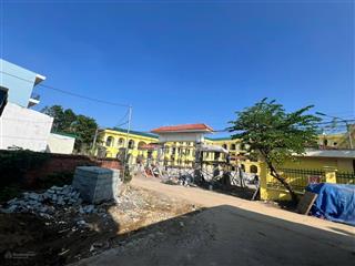 Gia đình có mảnh đất 1600m2  vị trí đắc địa  đối diện kđt xanh villas  gần ngã tư hòa lạc