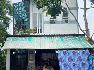 Cắt lỗ 200tr nhà mặt tiền đường lớn 120m2  ngay trung tâm chợ  sổ hồng riêng