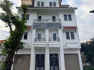 Em cần bán liền kề cienco5 hoàng quốc việt kéo dài vị trị trục đường đôi