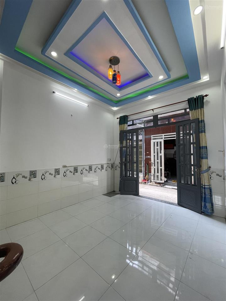 Nhà lầu 2 phòng ngủ cần bán gấp, giá 720tr