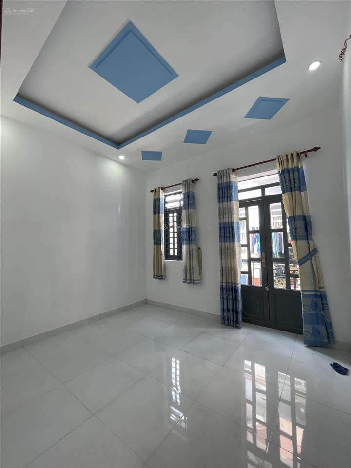 Nhà lầu 2 phòng ngủ cần bán gấp, giá 720tr