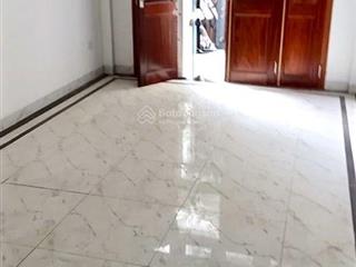 Nhà dân gần vđ 4, bệnh viện nhi hn, đh phenika, trường mầm non, thcs, thpt,... chỉ việc sách vali ở