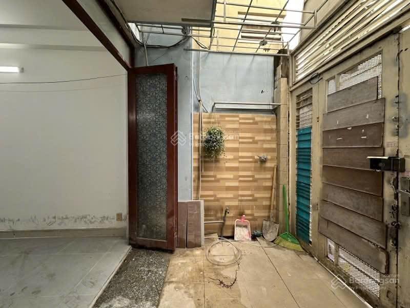 Giáp q.1  p.19  bình thạnh  xe hơi thông  giá  8,7 tỉ  62m2  3 tầng  5 pn  5wc
