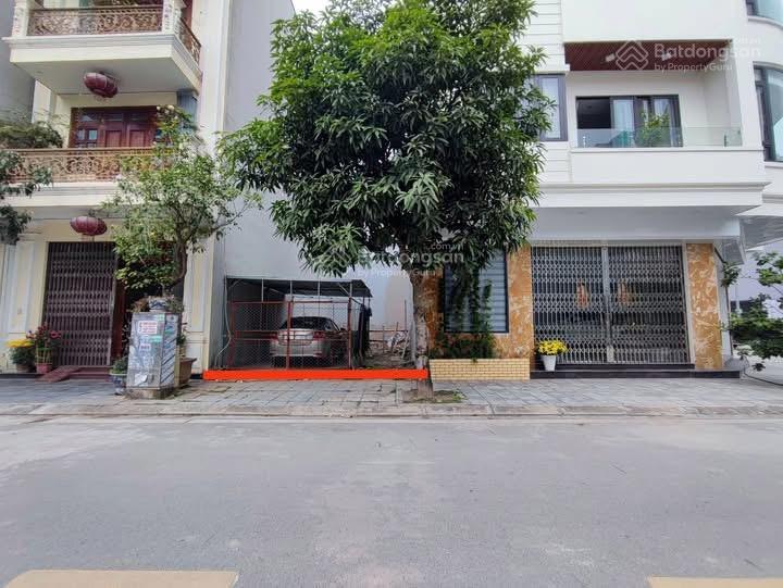 Diện tích 100m2 full thổ cư mặt tiền 8m mặt đường trước chính 2 xe tô đi tránh nhau giá 1tỷ850