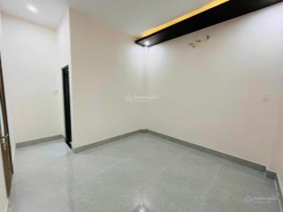Cần bán gấp nhà 100m2 đường nguyễn hữu trí