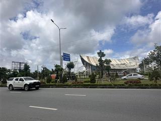 Đất mặt tiền đường phạm văn đồng