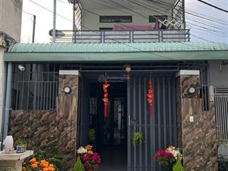 Nhà tương đối đẹp, để ở hoặc cho thuê đều được, giá hợp lý