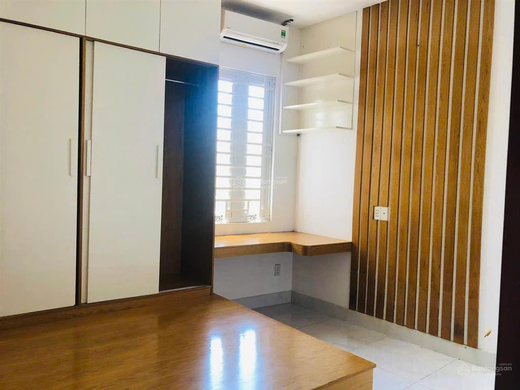 Bán nhà căn góc 2 mặt hẻm xe hơi, gần lê văn chí hoàng diệu 2, đh spkt