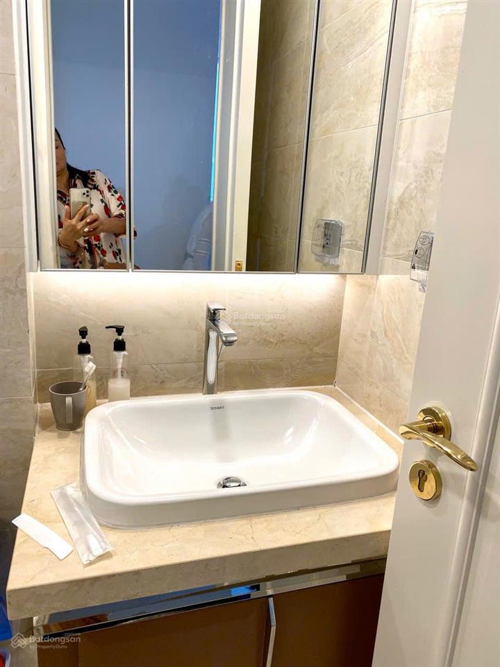 Căn hộ chung cư 1pn, 1wc, 50,6m2 tại vinhomes golden river ba son, bán gấp 9,45 tỷ