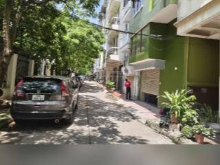 Bán nhà phân lô vip hoàng cầu  nhà mới cực đẹp  gara ô tô  thang máy  vỉa hè rộng
