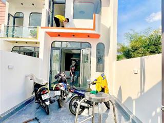 BÁN NHÀ MỚI 100M2 GIÁ 2TY85 GẦN NGUYỄN CHÍ THANH, THỦ DẦU MỘT, ĐƯỜNG XE HƠI, SỔ HỒNG RIÊNG