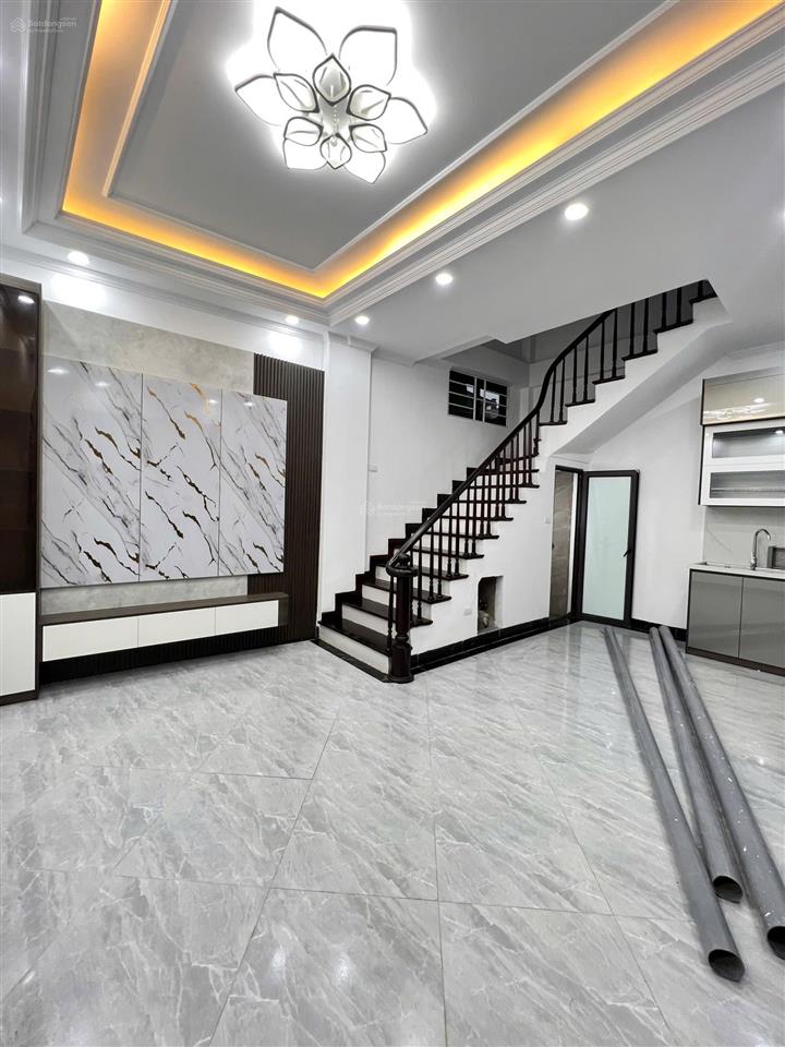Nhà đẹp lô góc, gần phố đại từ diện tích 31m2 nhà 5 tầng mặt tiền 6.2m giá 6.6 tỷ