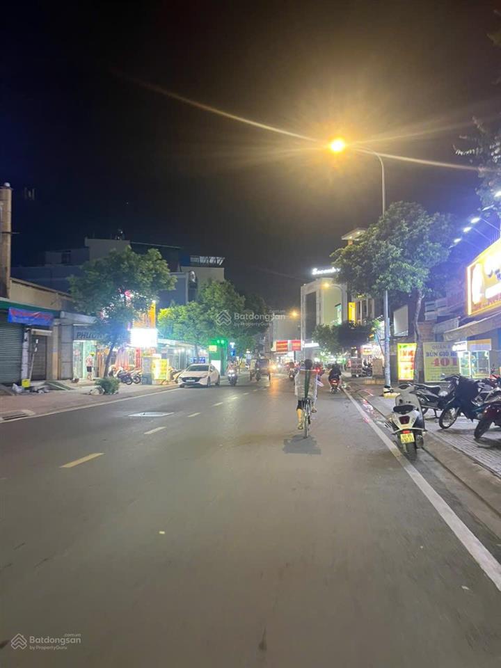 Căn góc 2 mặt tiền, 83 đường trần hưng đạo, tân phú 8.9x21m, đúc 1 lầu. giá 28 tỷ