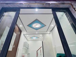 Cần bán căn nhà gần mặt tiền đường 12m, dân cư đông, đầy đủ tiện ích xung quanh