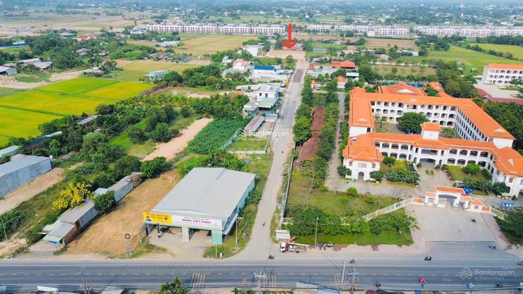 Tôi cần bán lô đất đối diện trường học, sổ hồng riêng