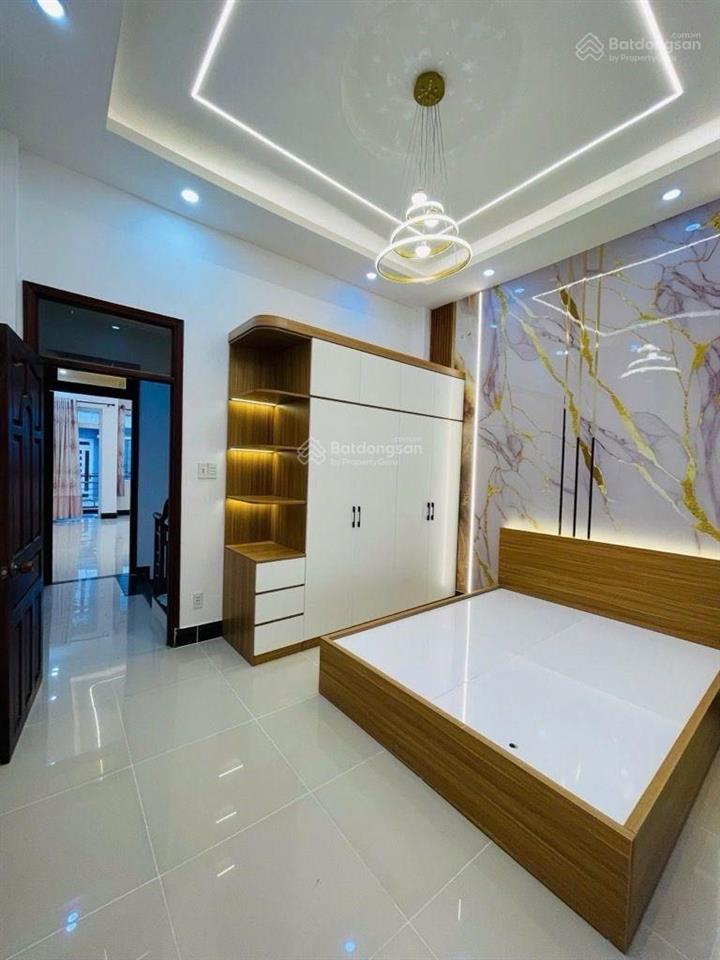 Nhỉnh 10 tỷ nhà ngay 331/đường lê hồng phong phường 2 quận 10 nhà đúc 4 tấm hẻm xe hơi mới 100%