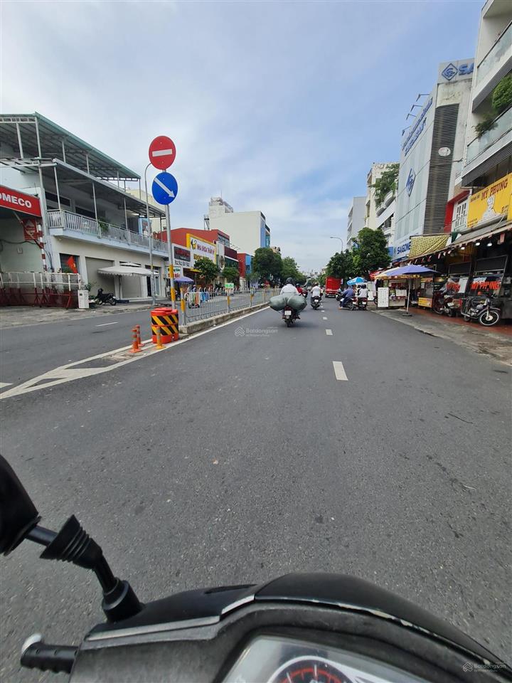 Nhỉnh 10 tỷ nhà ngay 331/đường lê hồng phong phường 2 quận 10 nhà đúc 4 tấm hẻm xe hơi mới 100%