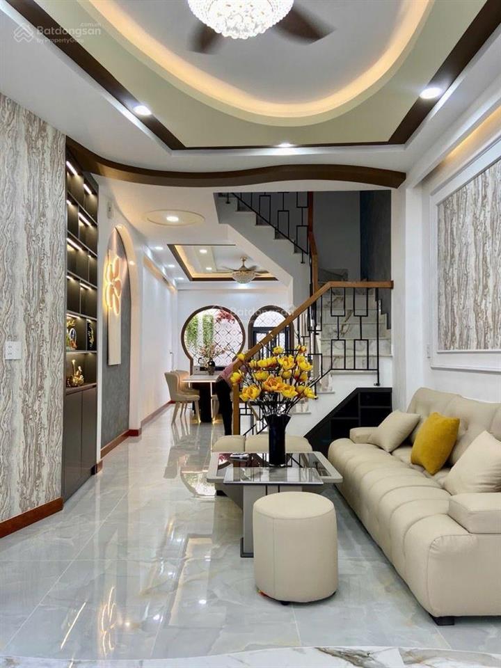 Chỉ 10 tỷ nhà 4x11 đúc 4 tấm ngay sát mặt tiền đường lê hồng phong hẻm xe hơi tránh nhau khu vip