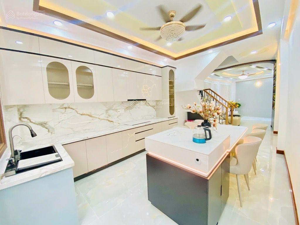 Chỉ 10 tỷ nhà 4x11 đúc 4 tấm ngay sát mặt tiền đường lê hồng phong hẻm xe hơi tránh nhau khu vip