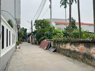 Bán 137,6m2 đất đan nhiễm gần ủy ban thị trấn văn giang, đường to ô tô tải đỗ trước đất