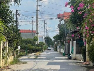 Chính chủ bán lô đất đấu giá tại làng hoa phụng công 80,5m2. vị trí trung tâm, gần trường, chợ