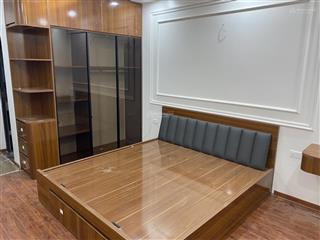 B.án nhà đẹpcầu diễn6 tầngthang máygần ô tô.