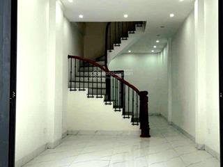 Bán nhà tựu liệt 40m , mt3.9 , 5 tầng , giá 4t2. siêu phẩm oto đỗ ngay cổng