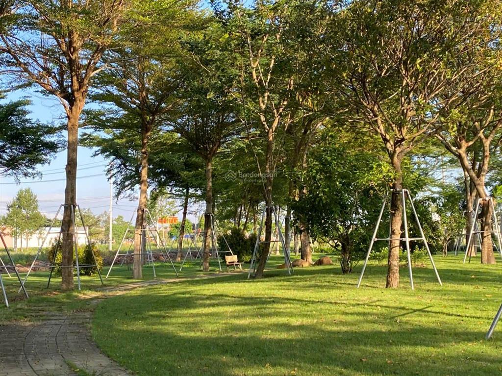 Bán lô đất rất đẹp  hướng nam  view trường học  giá chỉ 9.5tr/ m2 chốt nhanh trong tháng 12/2025