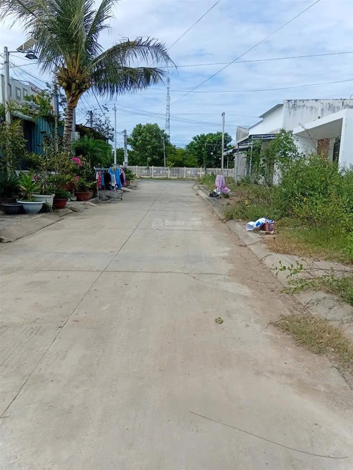 Tôi cần bán 2 lô đất nền thổ cư c1. giá 1,850ty/lô