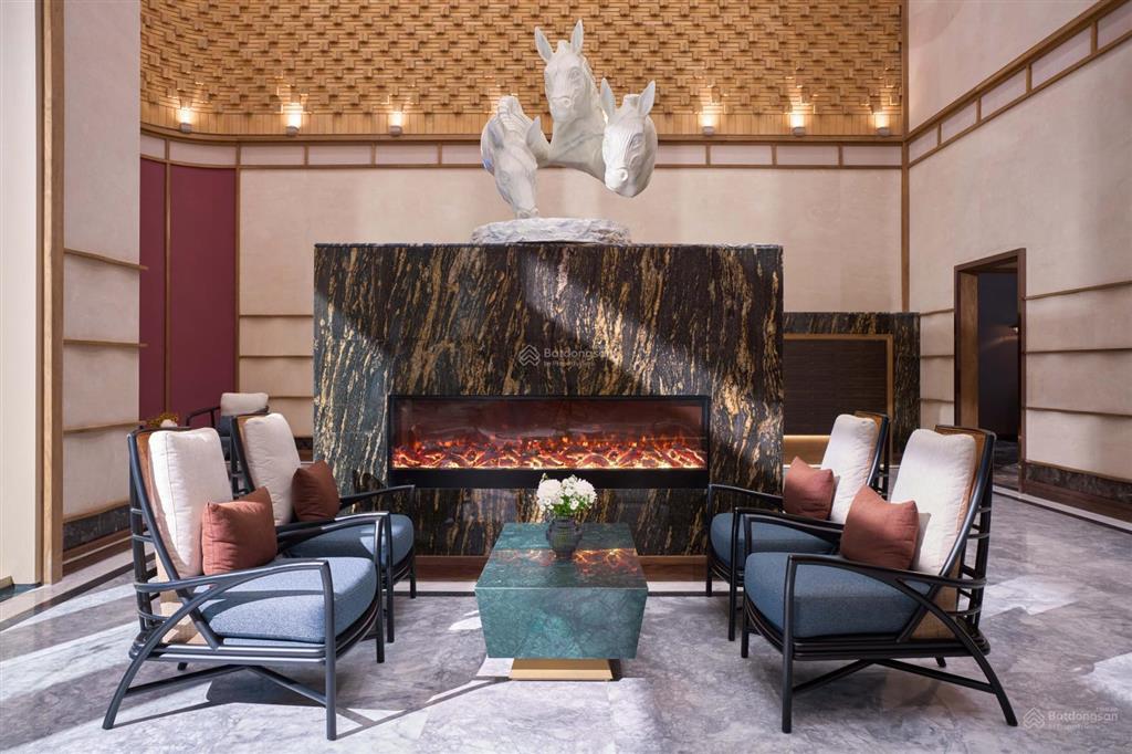 Cho thuê căn hộ dịch vụ 2pn cao cấp tại epic tower, 19 duy tân, cầu giấy, 71m2