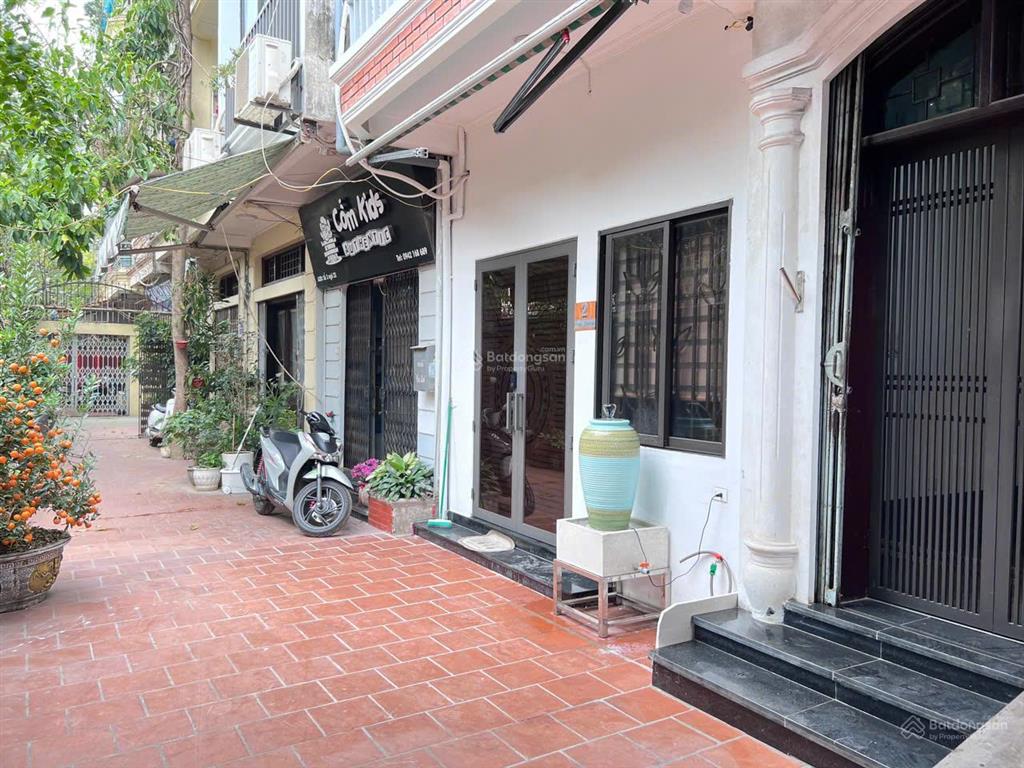 Cho thuê phòng studio full nội thất view đường phùng hưng ngõ 23b lý nam đế hoàn kiếm