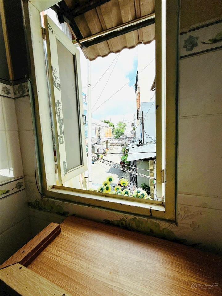 Hộ khẩu sg chỉ với 860 triệu sở hữu ngay nhà 2mt  sổ hồng sẵn  vị trí siêu "đỉnh"