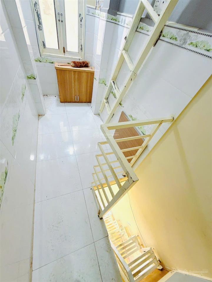 Hộ khẩu sg chỉ với 860 triệu sở hữu ngay nhà 2mt  sổ hồng sẵn  vị trí siêu "đỉnh"