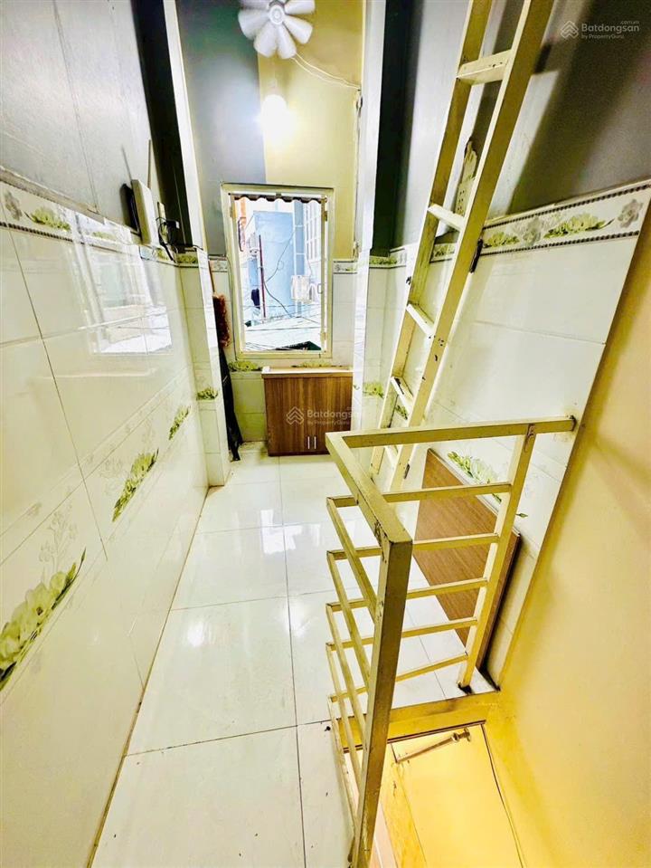 Hộ khẩu sg chỉ với 860 triệu sở hữu ngay nhà 2mt  sổ hồng sẵn  vị trí siêu "đỉnh"