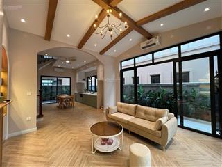Cho thuê liền kề 91 m2, full nội thất, hướng đông nam giá 16tr tại vinhomes ocean park 2