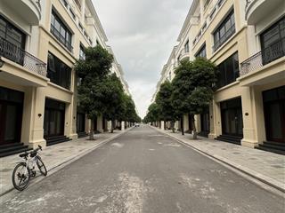 Bán liền kề san hô 56m giá 8,8 tỷ bao phí vị trí đắc địa gần biển hồ & làng sake