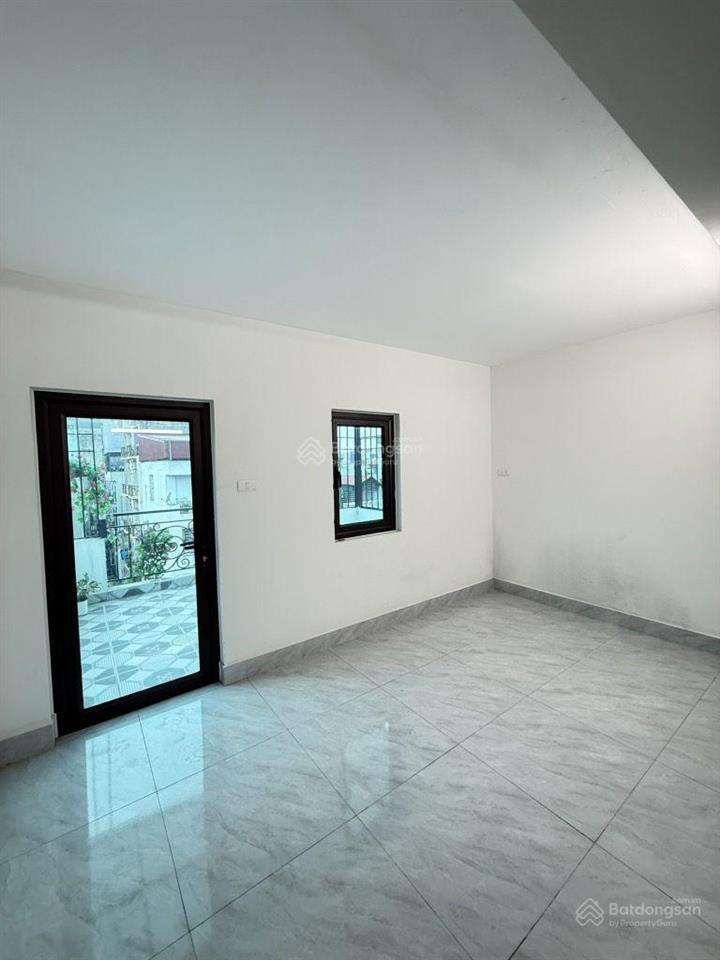 Nhà đại từ, dt 32m2, 5t, giá 5,9 tỷ. gần ô tô