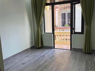 Nhà đại từ, dt 32m2, 5t, giá 5,9 tỷ. gần ô tô