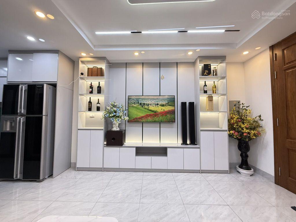 Nhà đại từ, dt 32m2, 5t, giá 5,9 tỷ. gần ô tô