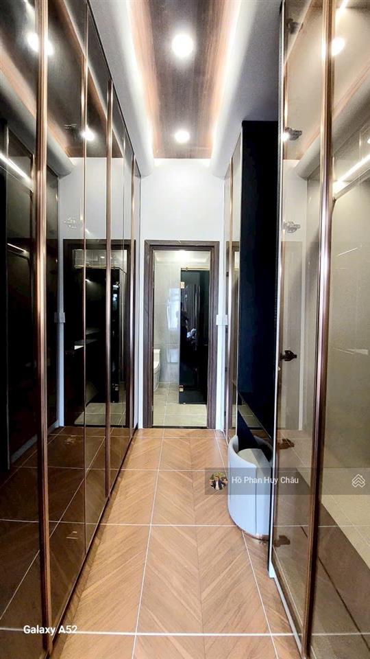 Vip. trung tâm pleiku  kế sân vân động pleiku. trục đường chính