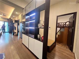 Bán nhanh căn 2pn dt 79m2 toà the two gamuda nội thất đầy đủ hướng mát.  0976 342 ***