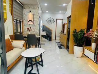 Kẹt tiền ngân hàng cần bán gấp nhà lê quang định, 40m2, 3tỷ5, hẻm xe hơi