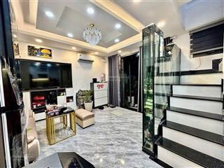 Nhà gần mặt tiền vuông vức ngay quận 4, gần khu ăn uống sầm uất, 1t1l, sổ hồng riêng