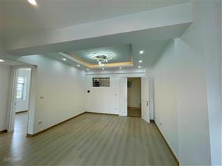 Chung cư k4 kđt việt hưng  76m2  căn góc  giá 3.8 tỷ
