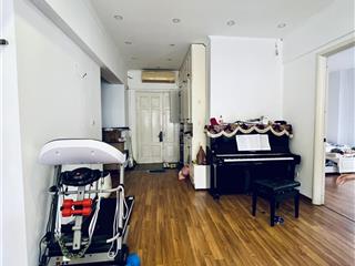 Bán căn hộ trần cao 3m, 132m2, 3 phòng ngủ, 2 ban công, đi bộ vài phút ra hồ tây (võ chí công)